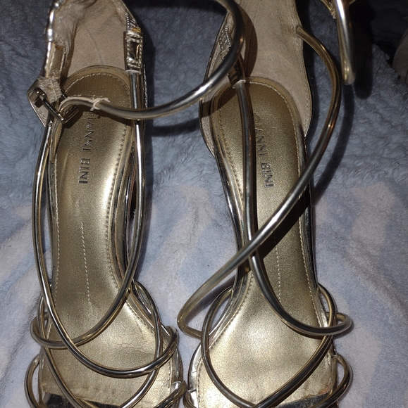 Gold strappy heels - Picture 2 of 5